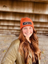 Charger l&#39;image dans la galerie, Tuque mARTginal Orangeade
